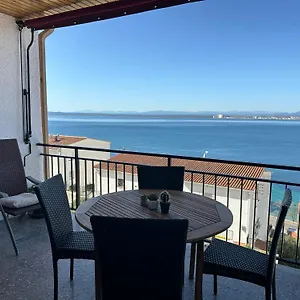 Agi Les Roques , Roses Espagne